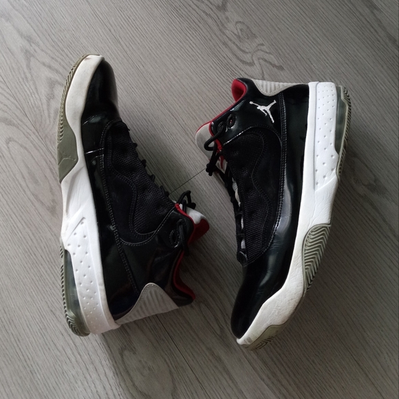 Nike Other - Nike Air Jordan Max Aura 2 Black Cement 10US